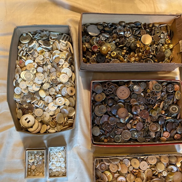 Antique Assorted Colorful Button Collection - Picture 4 of 6